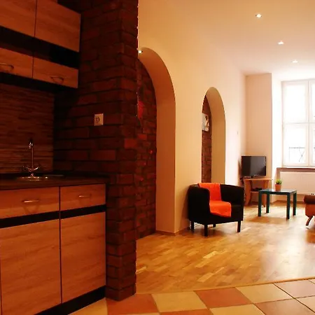 Old Town Slawkowska מלון 3*