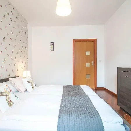 Old Town Slawkowska מלון 3*